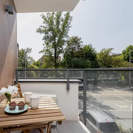 公寓 Cracow Bronowicka With Parking By Renters *