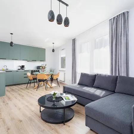 Cracow Bronowicka With Parking By Renters Apartment Krakow