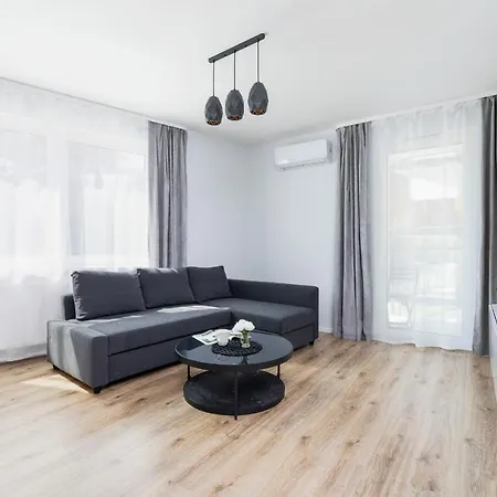 Cracow Bronowicka With Parking By Renters