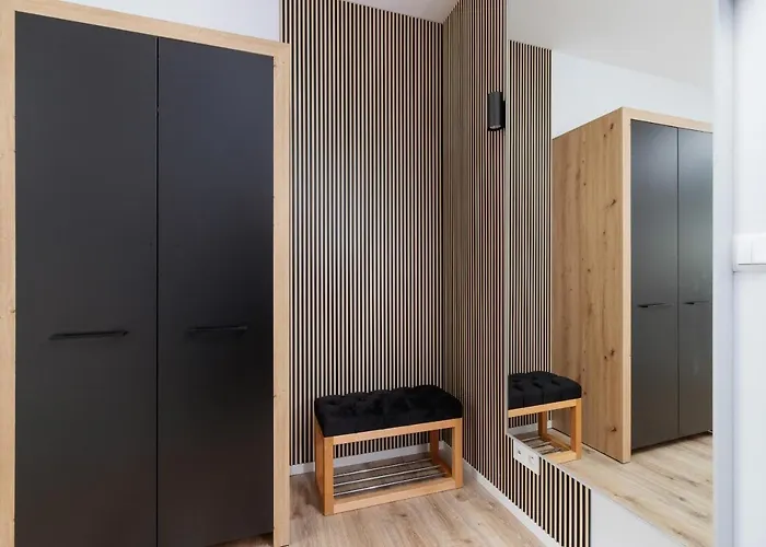 Cracow Bronowicka With Parking By Renters Lejlighed Kraków