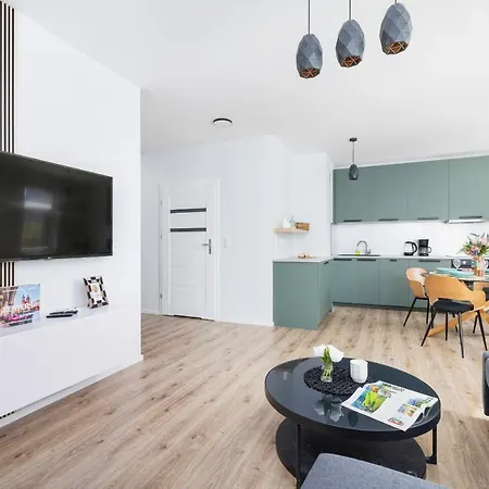 아파트 Cracow Bronowicka With Parking By Renters 크라쿠프